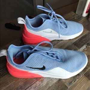 Nike air max motion 2